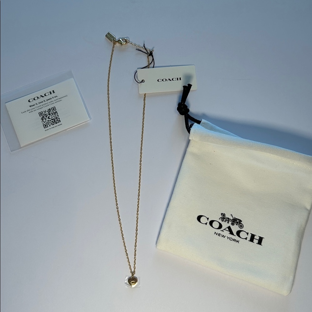 Coach gold heart pendant necklace NWT - Picture 3 of 3